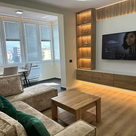 Center Flat With A Great View Apartman Tirana