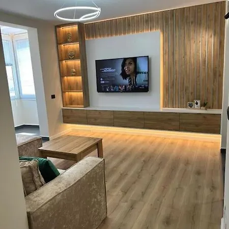 Center Flat With A Great View Apartman Tirana